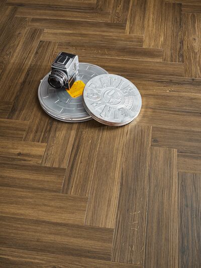 DES_Deluxe_555_Cycle_5382_Incredible_Dark_Oak_det1_h INKU